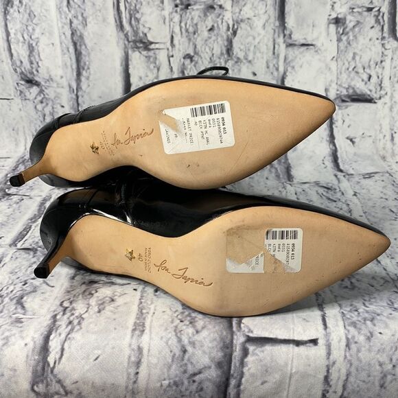 Veto Cuoio black patent leather bootie with lace up detail - Picture 6 of 6